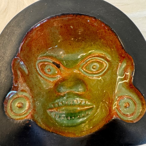 Texcoco signed Green Glazed Ehecatl Quetzalcoatl Aztec God small dish. EUC. - Picture 3 of 8